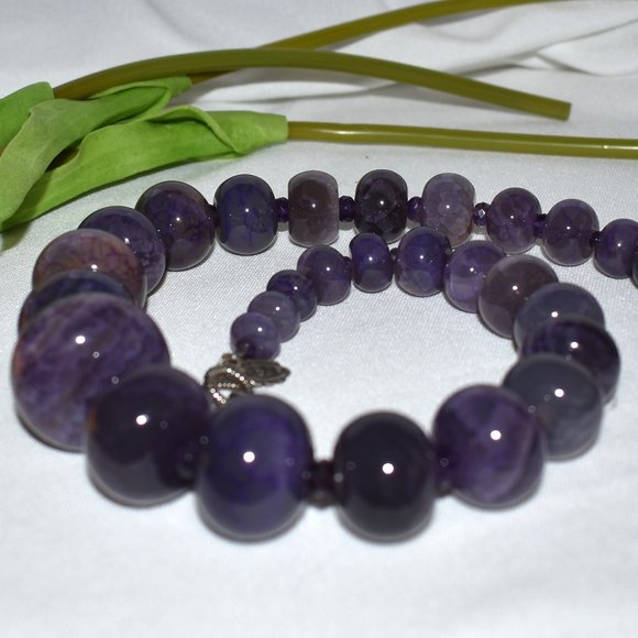 Amy Kahn Russell Purple Agate Bead Necklace - Picture 2 of 7